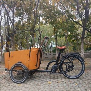 Safe and Stylish Bakfiets for Effortless Family Transportation